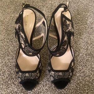 Nicholas Kirkwood Black and Cream Lace Heels